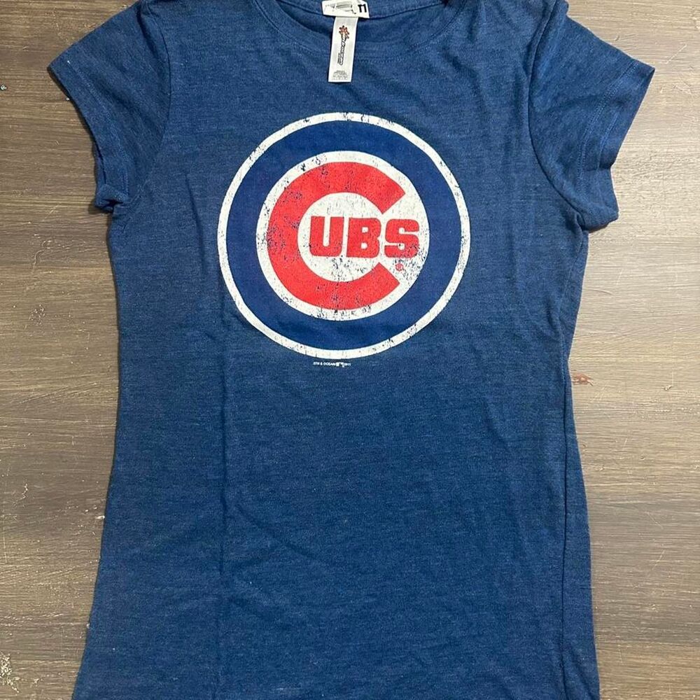 Unbranded Women's Navy and Blue T-shirt